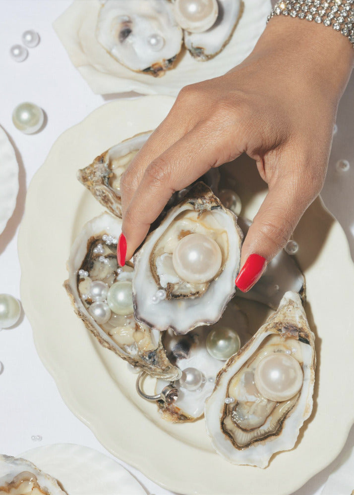 Oysters & Pearls No 02 | Canvas