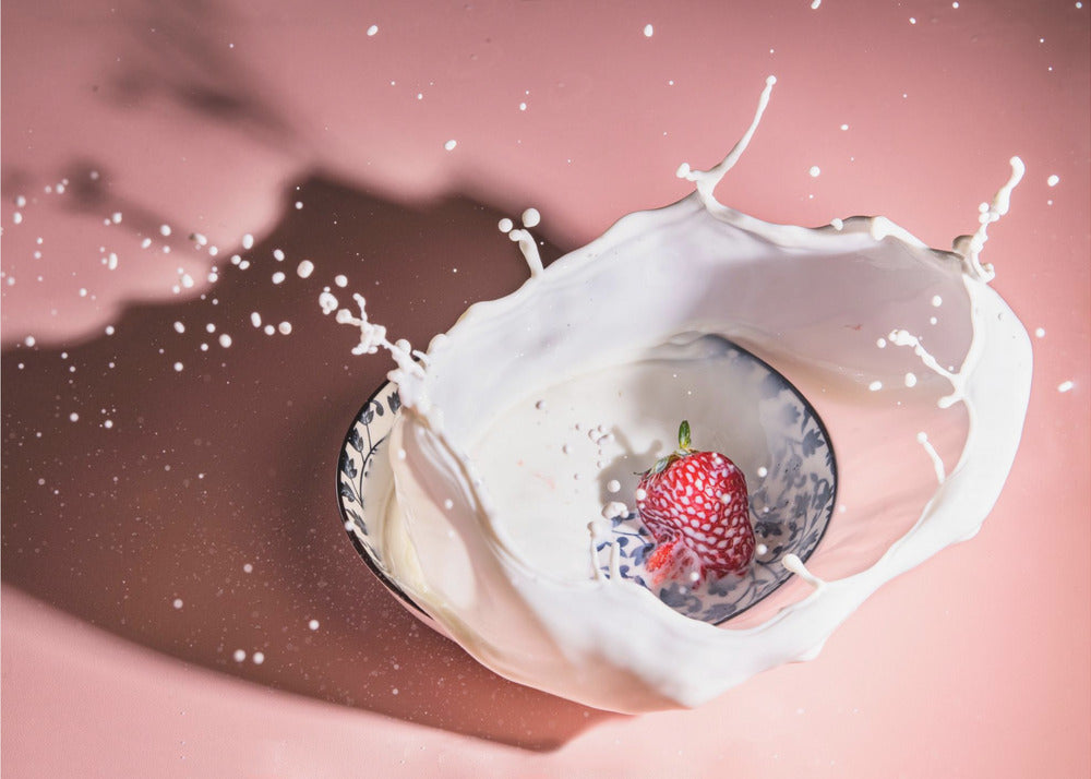 Strawberry fall into the milk trap | Wallpaper